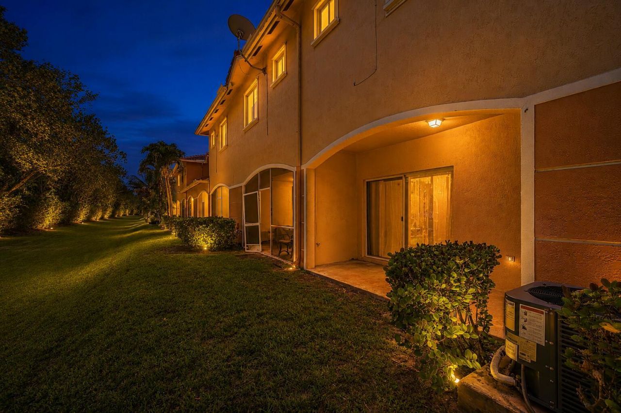 6532 Catalina Lane, Tamarac, FL 33321 Photo
