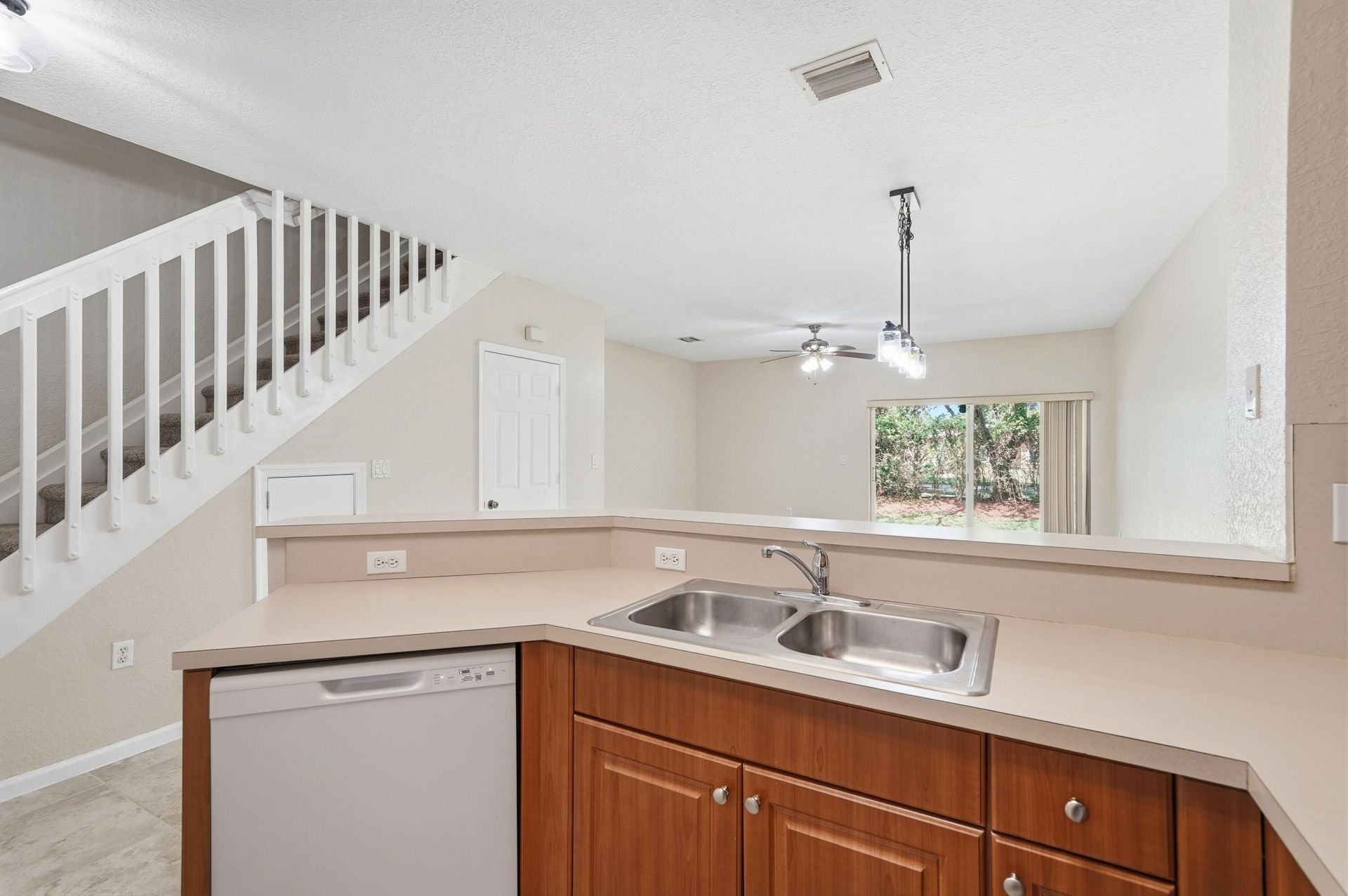 6532 Catalina Lane, Tamarac, FL 33321 Photo