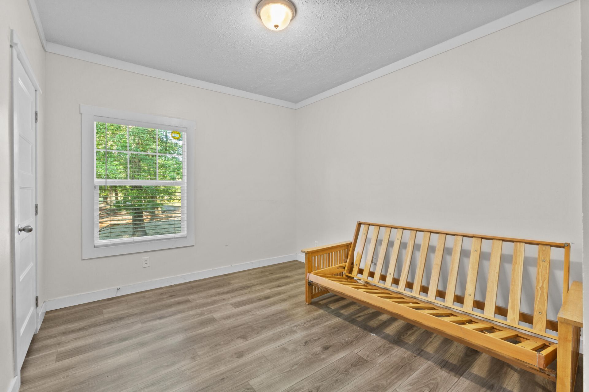 404 Marion Road Photo 15