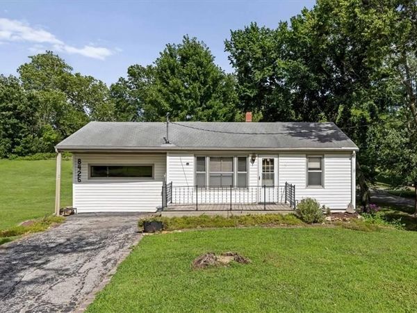 8425 Sterling Avenue, Raytown, MO 64138