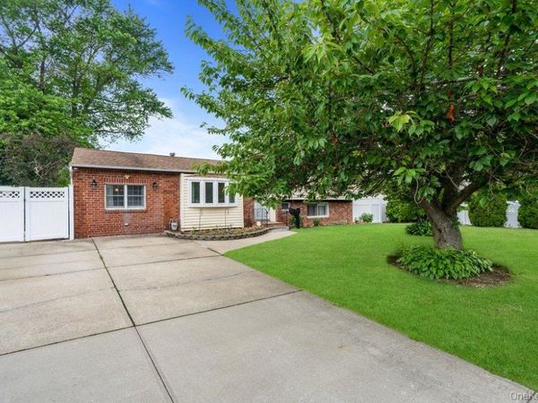 282 W 22nd Street, Deer Park, NY 11729