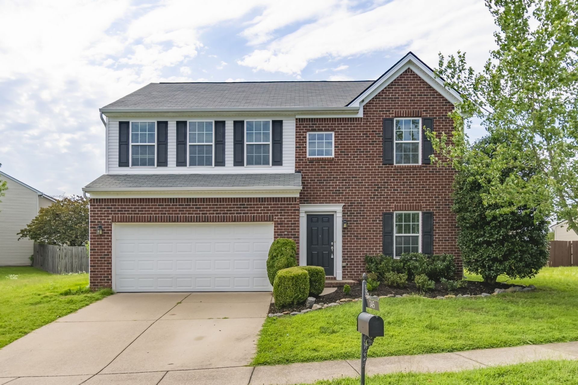 745 Wolfeboro Ln, Nashville, TN 37221 Main Photo