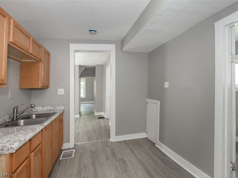 2177 W 81st Street, Cleveland, OH 44102 Photo 14