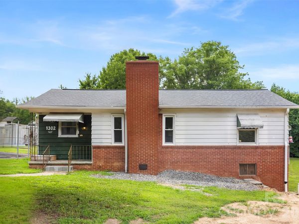 1302 W Gold Street Extension, Kings Mountain, NC 28086