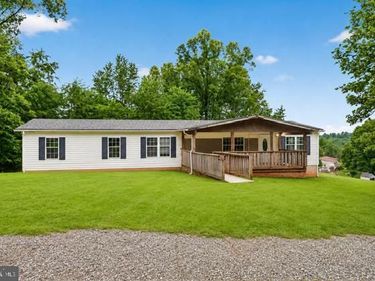 1382 WALNUT SHELL DRIVE, VINTON, VA 24179
