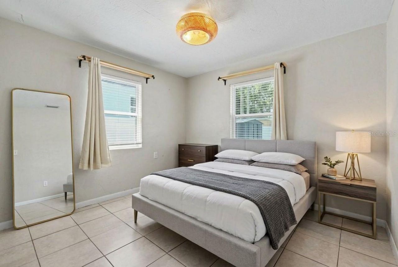 1946 15th Avenue S, Saint Petersburg, FL 33705 Photo