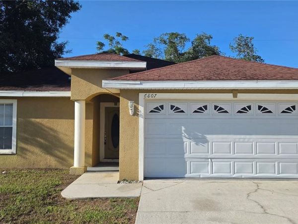 6807 E NORTH BAY STREET , TAMPA, FL 33610