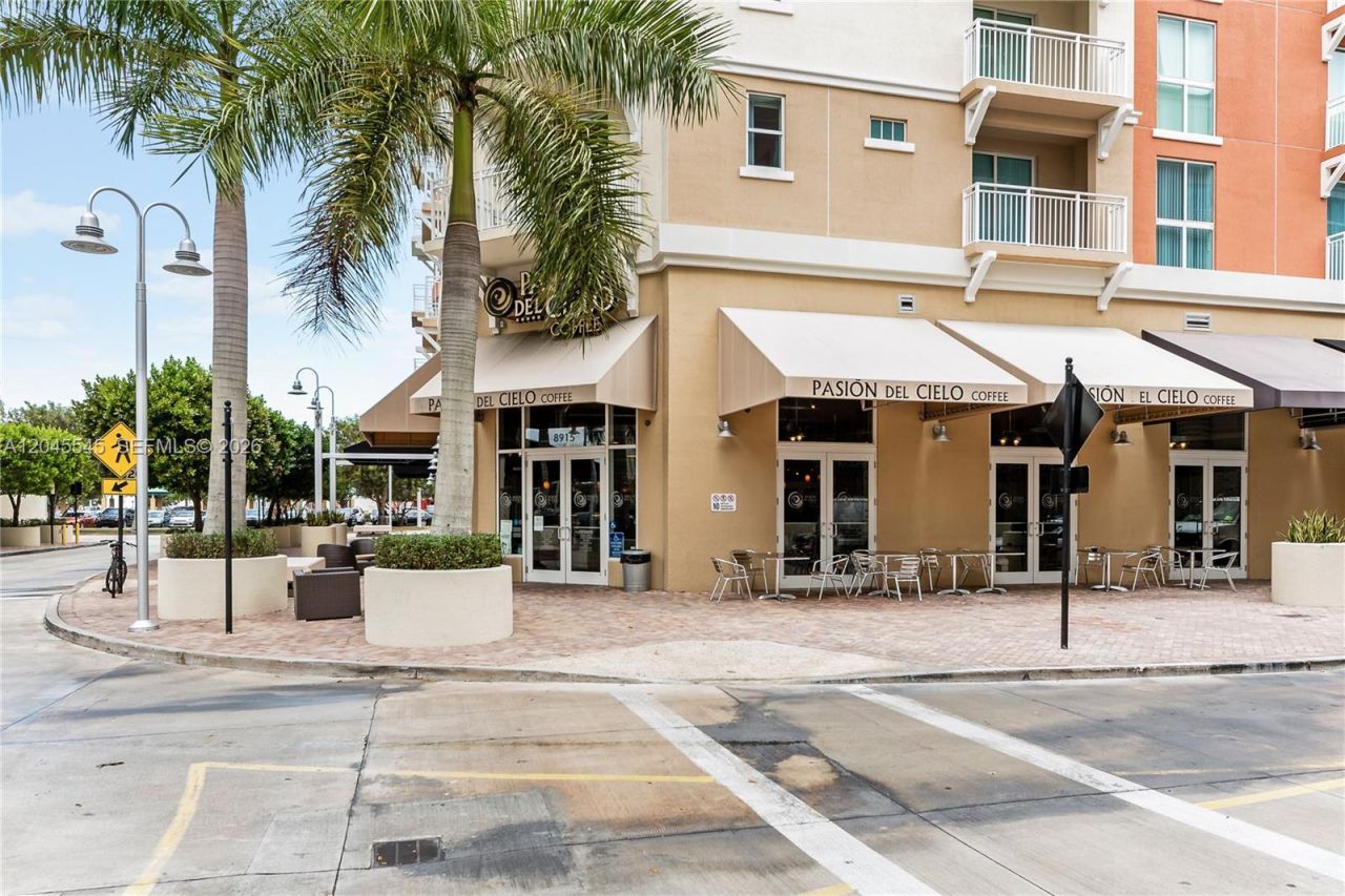 7285 SW 90th St , Unit D409, Miami, FL 33156 Photo