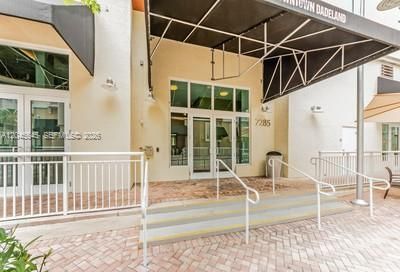7285 SW 90th St , Unit D409, Miami, FL 33156 Photo