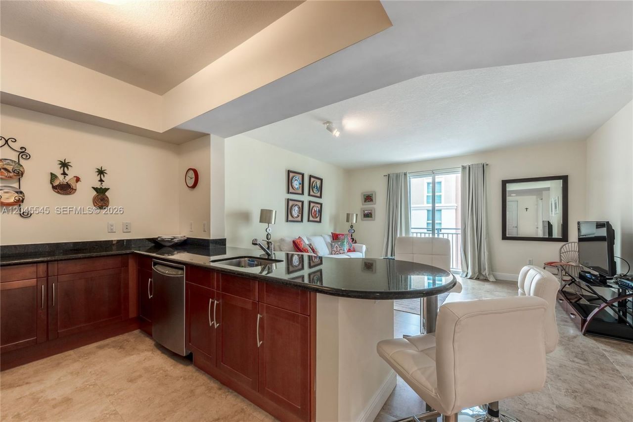 7285 SW 90th St , Unit D409, Miami, FL 33156 Photo