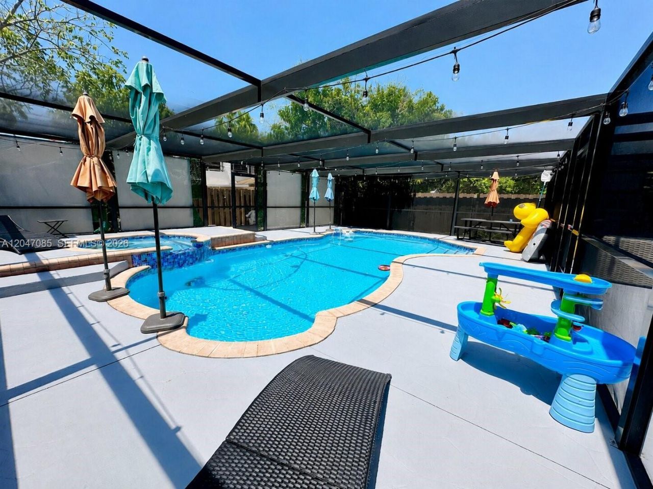 17324 NW 63rd Ave , Hialeah, FL 33015 Photo