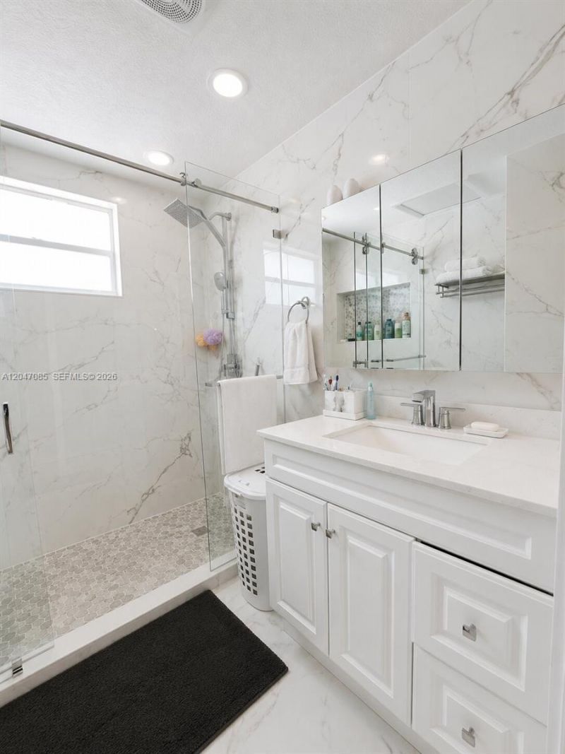 17324 NW 63rd Ave , Hialeah, FL 33015 Photo