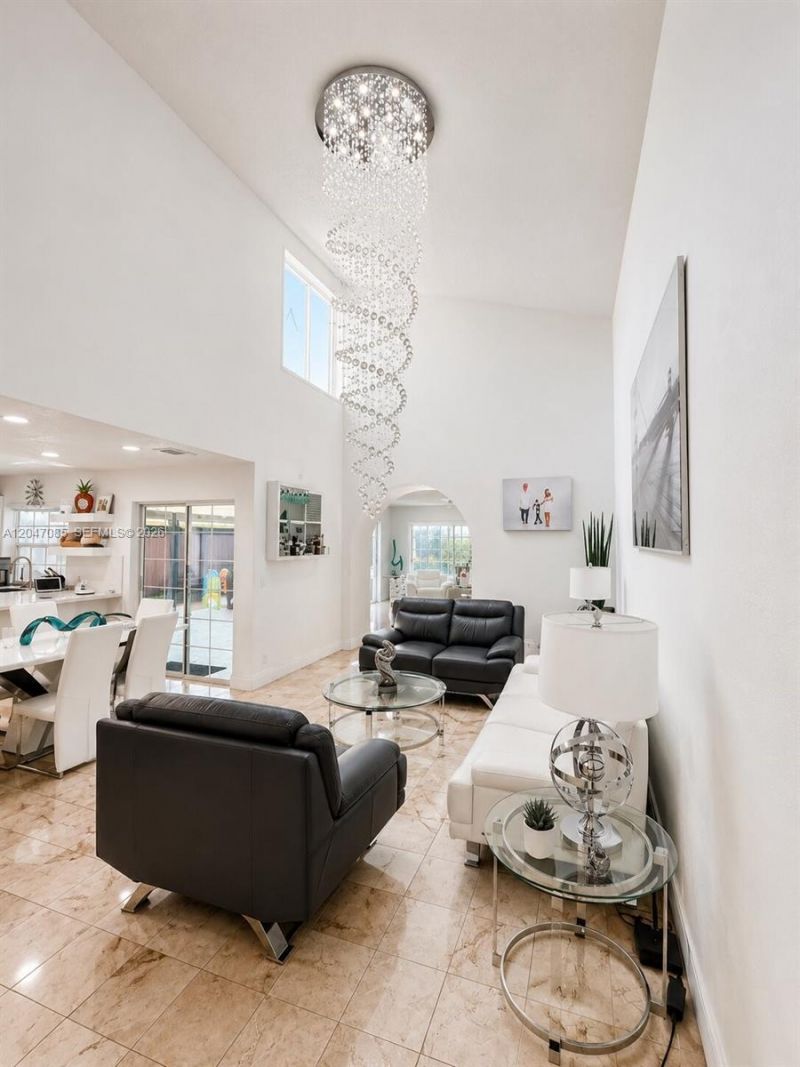 17324 NW 63rd Ave , Hialeah, FL 33015 Photo
