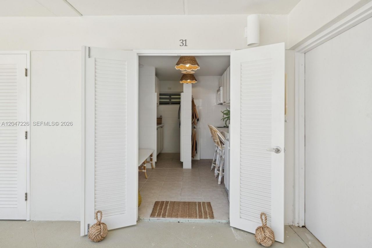 2899 Collins Ave , Unit 1025, Miami Beach, FL 33140 Photo