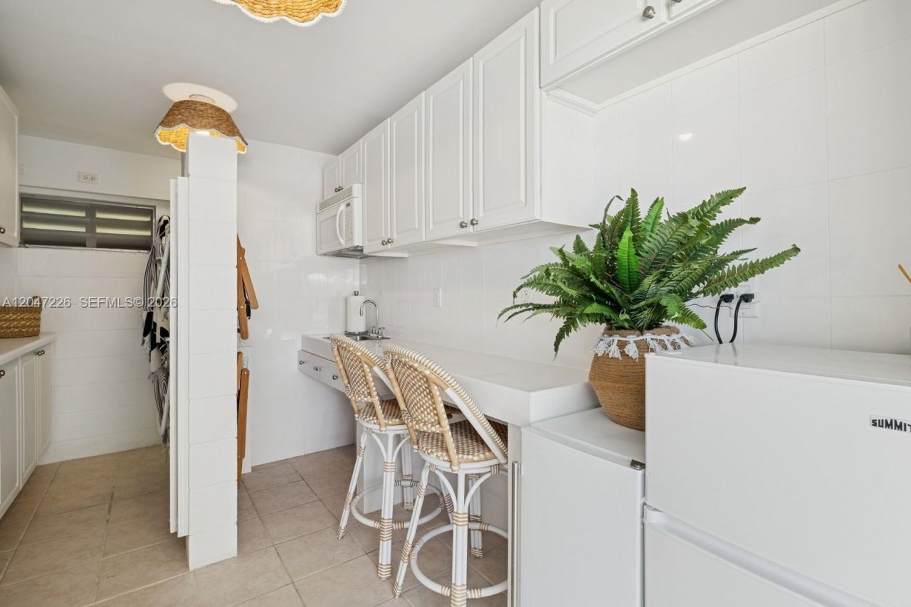 2899 Collins Ave , Unit 1025, Miami Beach, FL 33140 Photo