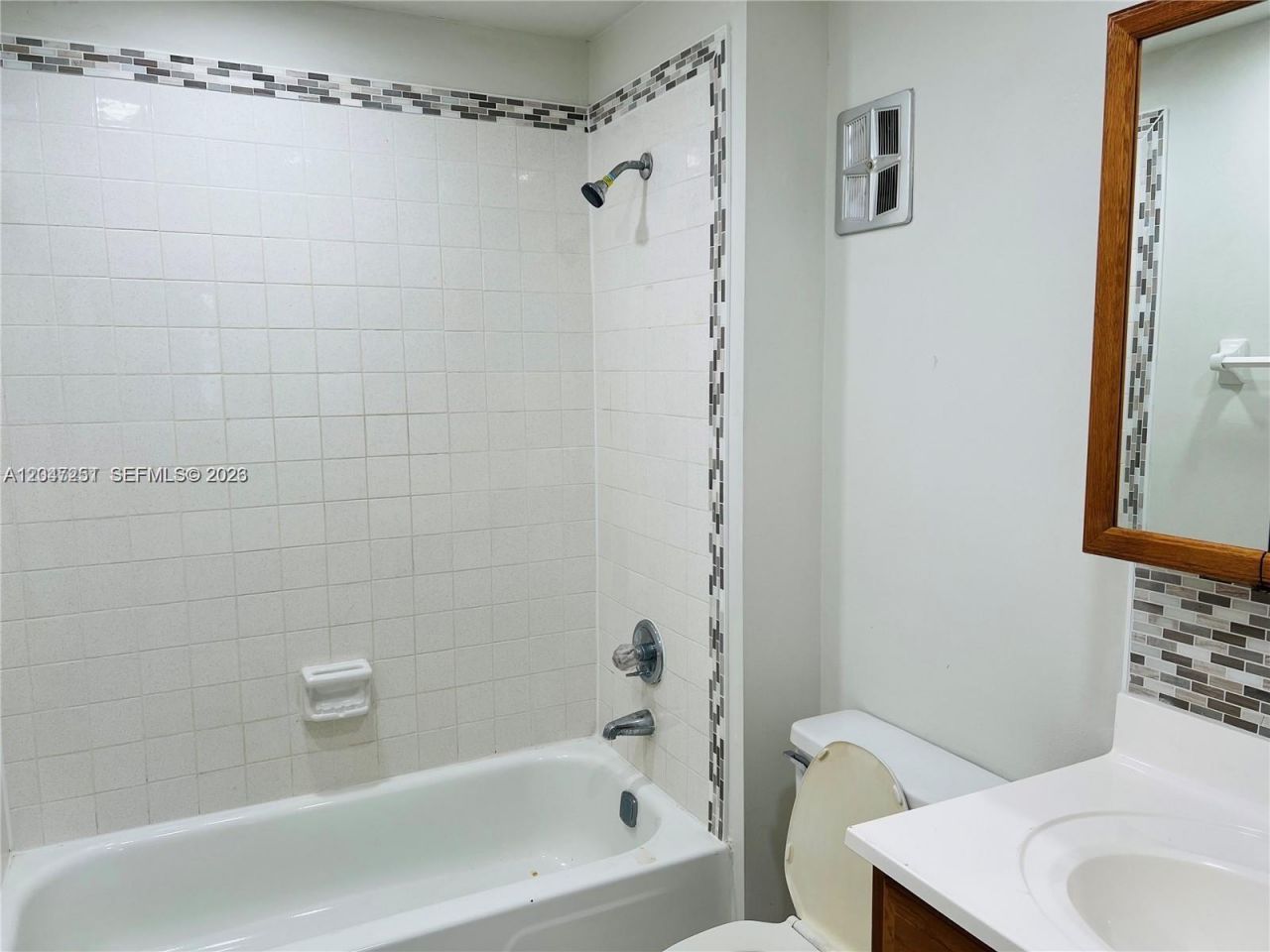 8025 S Colony Cir S, Unit 210, Tamarac, FL 33321 Photo