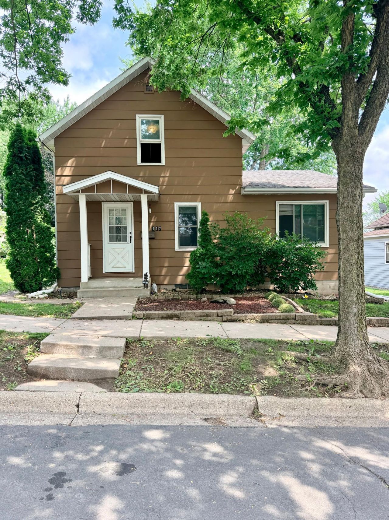 417 S Elm Street , Waconia, MN 55387
