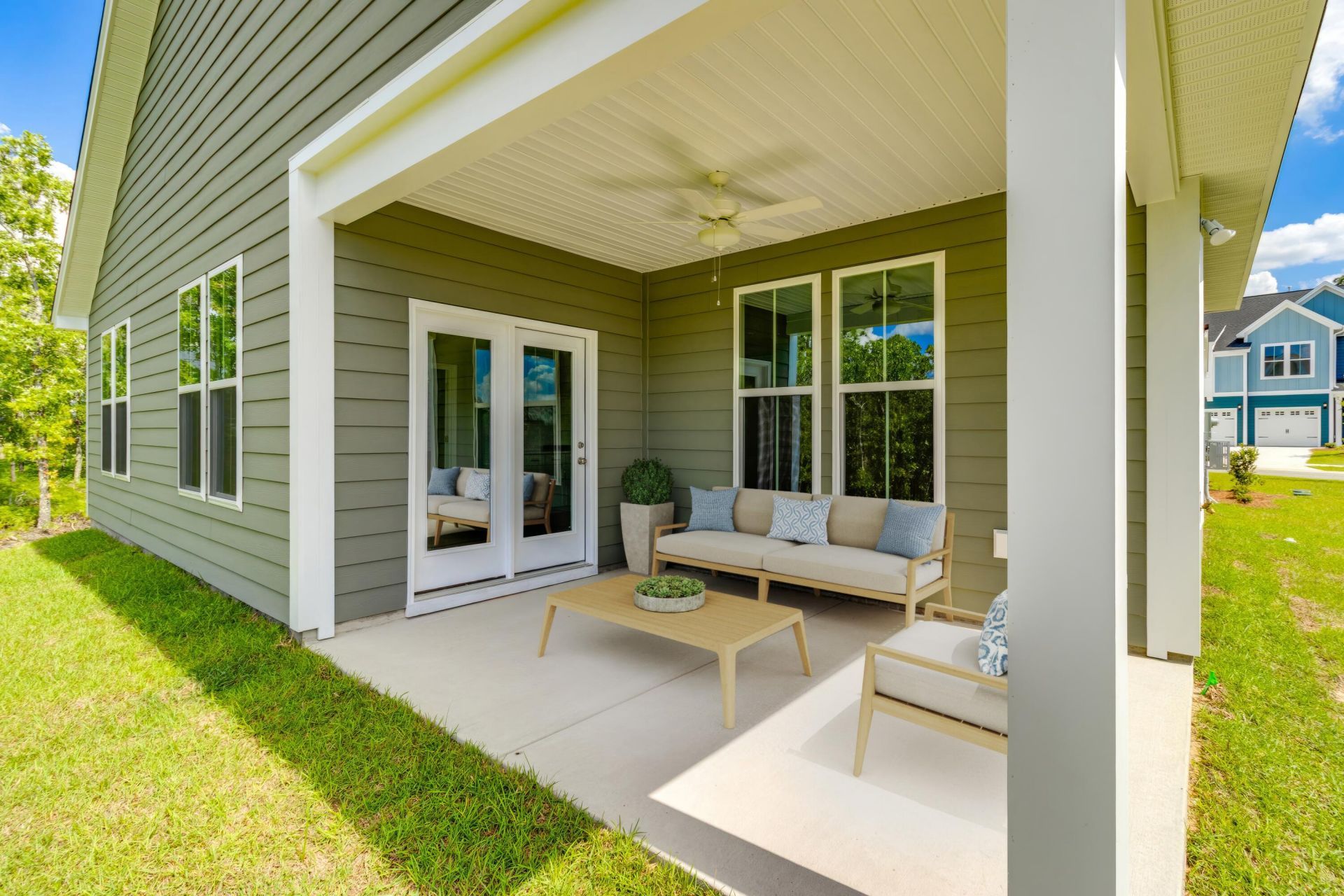 228 Crosswick Street Photo 4