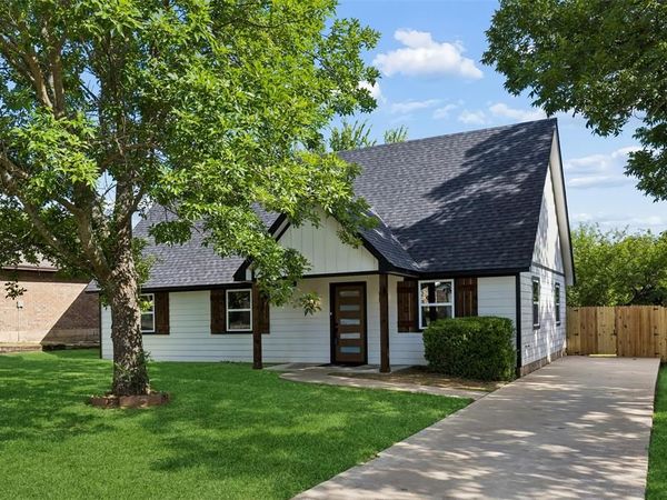 902 Melanie Lane, Keene, TX 76059