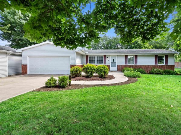 221 W 8th Street, Matthews, IN 46957
