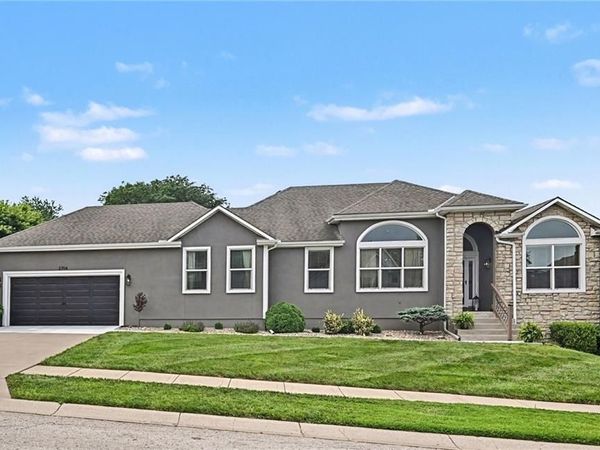 3704 NW Windburn Drive, Blue Springs, MO 64015