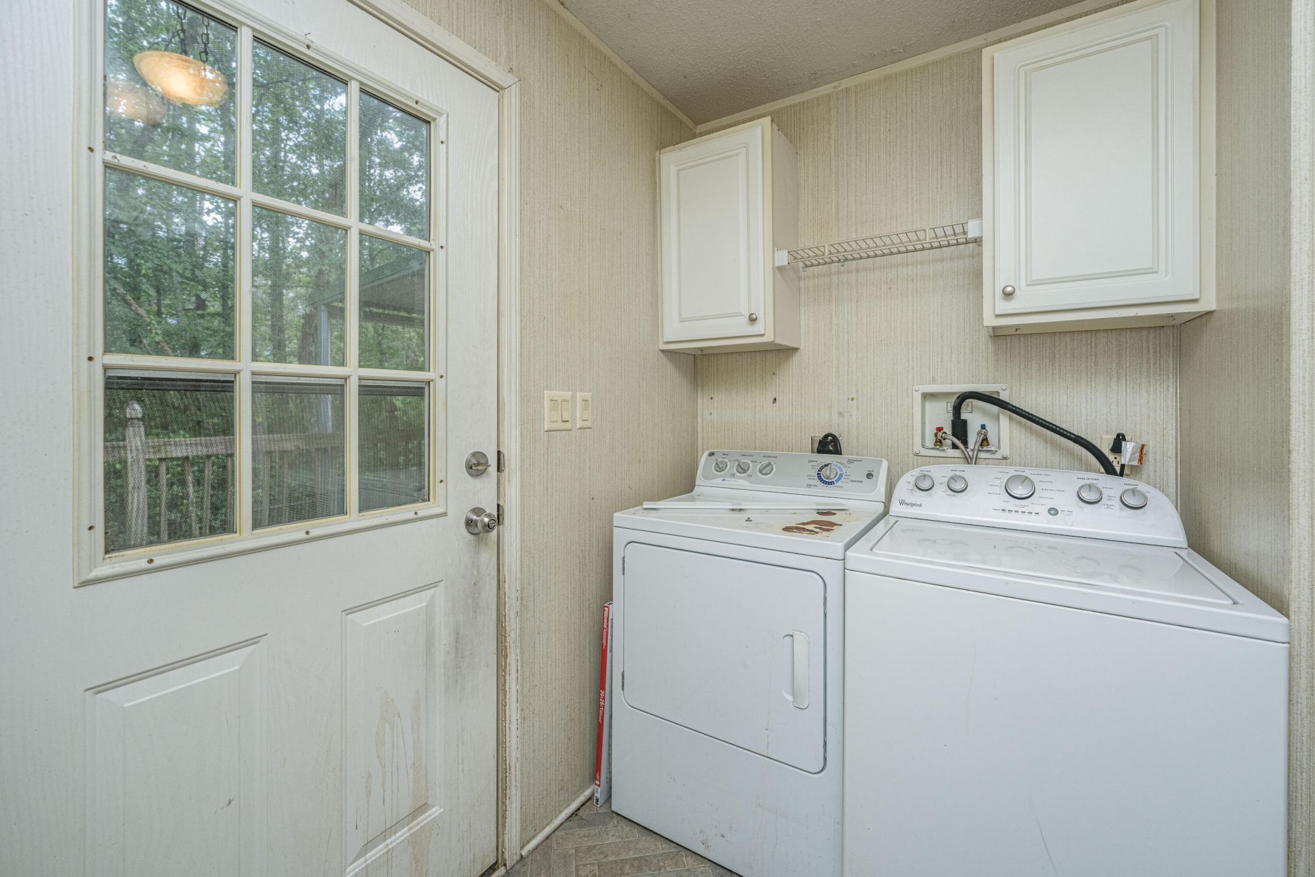 100 Autumn Lane Photo 42