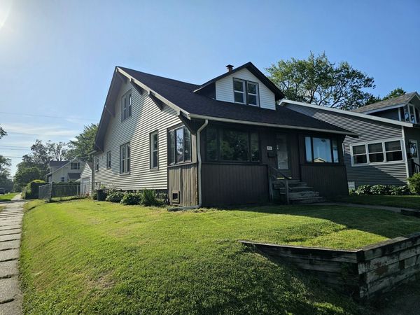1701 28th Street , Rock Island, IL 61201
