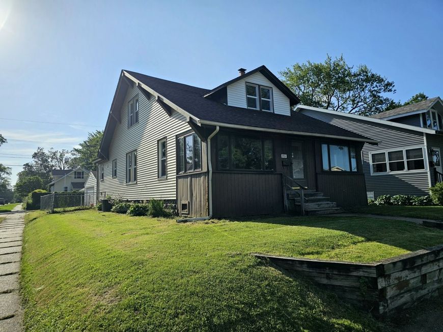 Main Photo