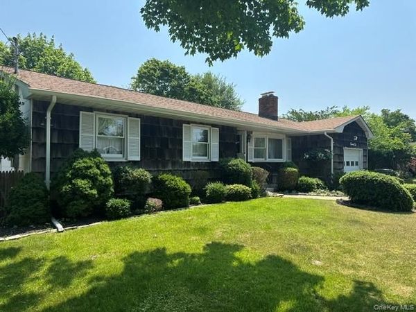 22 Faith Drive , Hampton Bays, NY 11946
