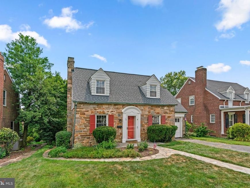 35 Tanglewood Road, Baltimore, MD 21228 Main Photo