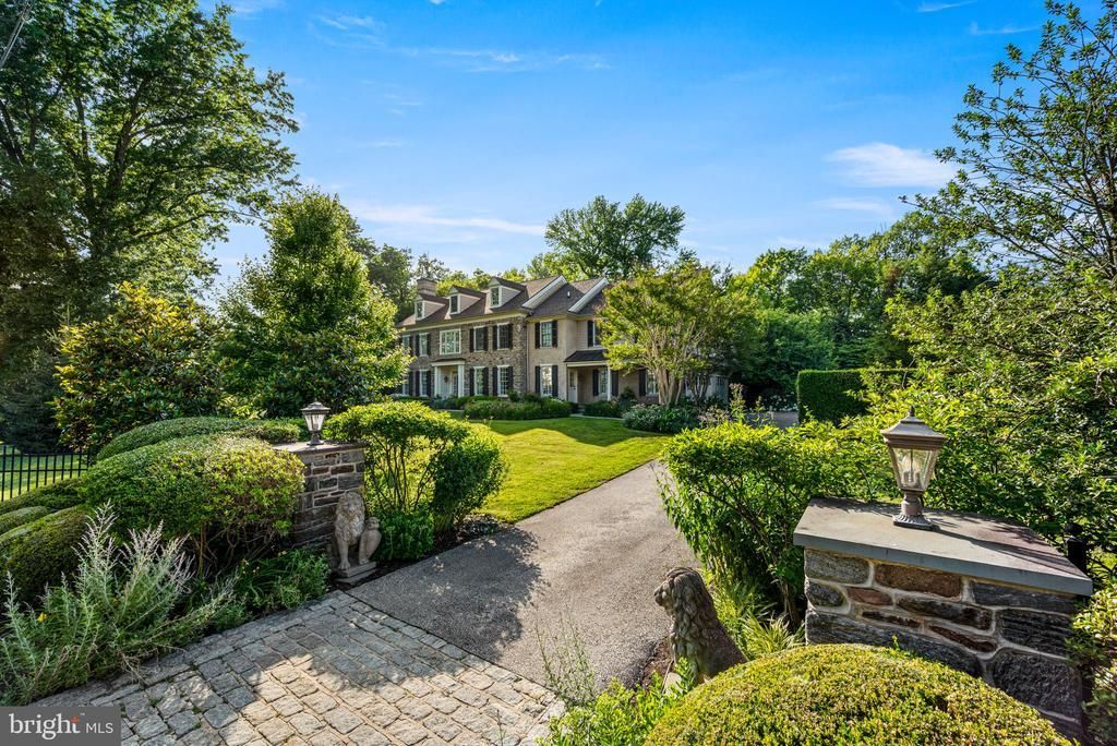 205 EXETER ROAD, DEVON, PA 19333