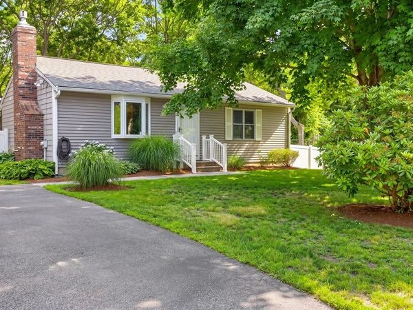 545 Lincoln Rd Ext, Barnstable, MA 02601