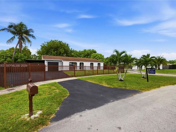 26080 SW 132nd Pl, Homestead, FL 33032