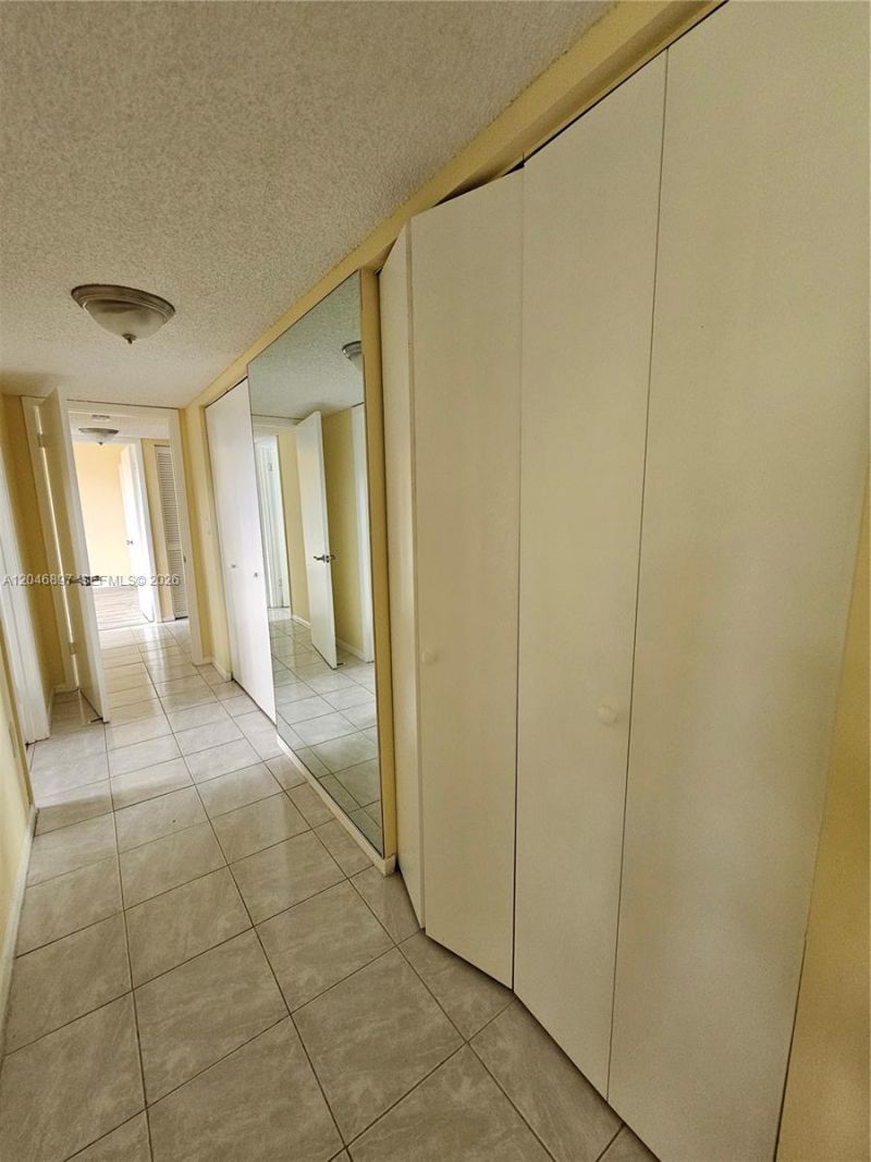 461 Ives Dairy Rd , Unit 406-2, Miami, FL 33179 Photo