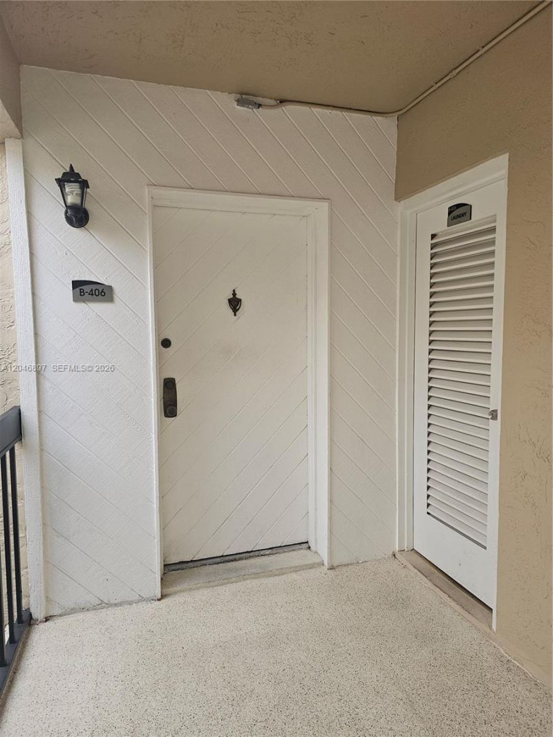461 Ives Dairy Rd , Unit 406-2, Miami, FL 33179 Photo