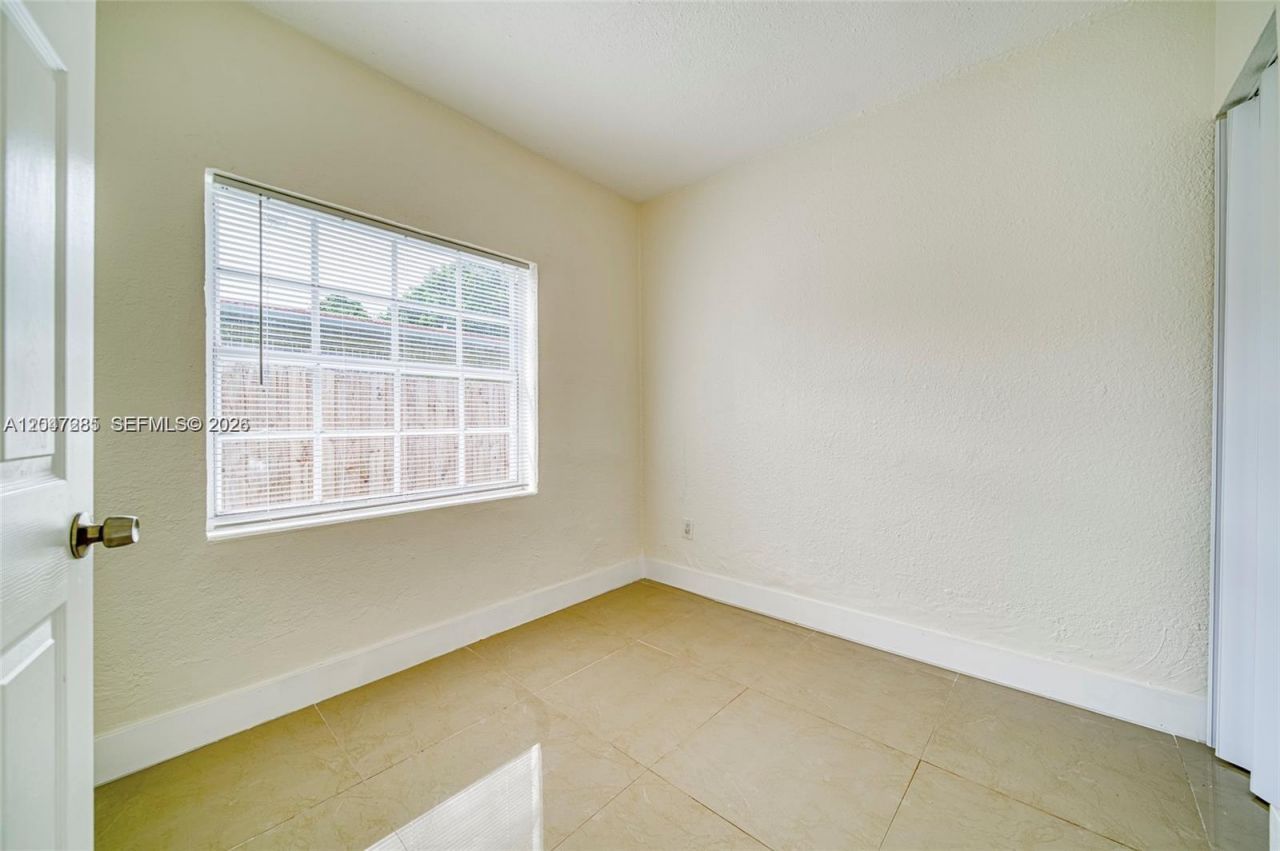 1747 NW 40th St , Unit 1747, Miami, FL 33142 Photo