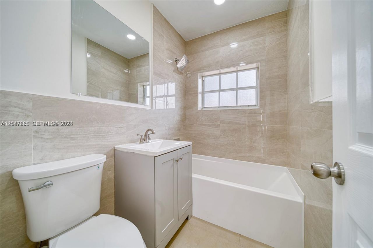 1747 NW 40th St , Unit 1747, Miami, FL 33142 Photo
