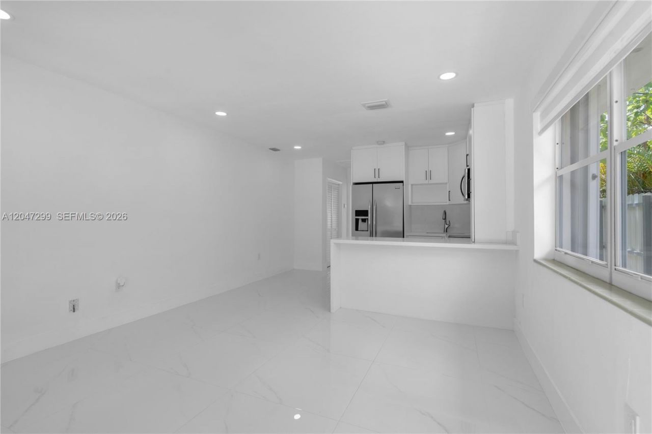 2638 SW 30th Ct, Unit 2638, Miami, FL 33133 Photo