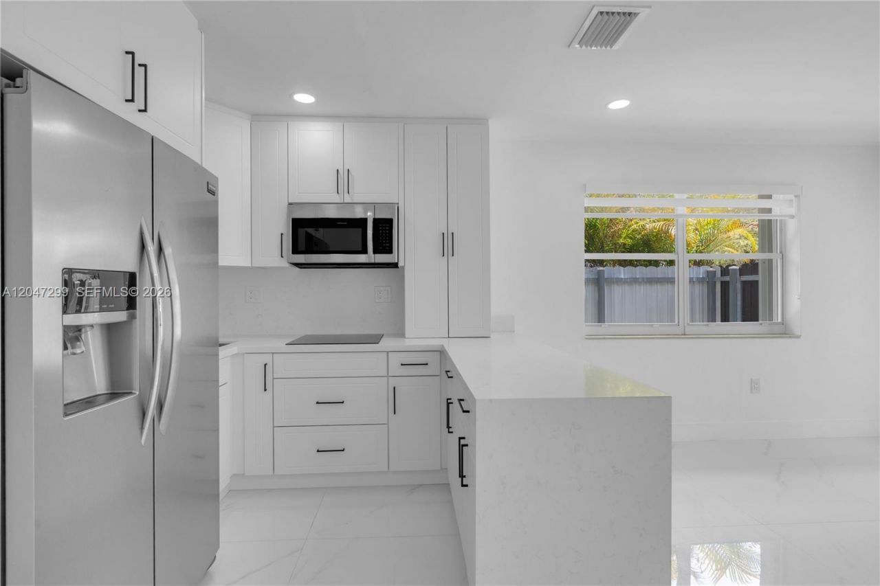 2638 SW 30th Ct, Unit 2638, Miami, FL 33133 Photo