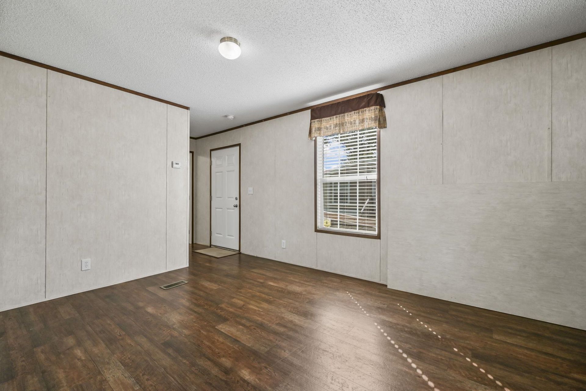 7579 Lacy Dr.  Photo 4