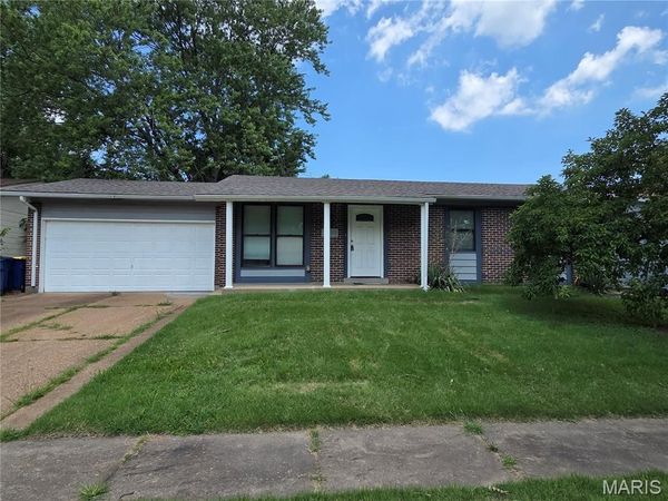 3019 Oriental Drive , Florissant, MO 63031