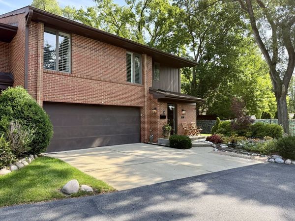 310 Boardwalk Place, Unit 310, Park Ridge, IL 60068