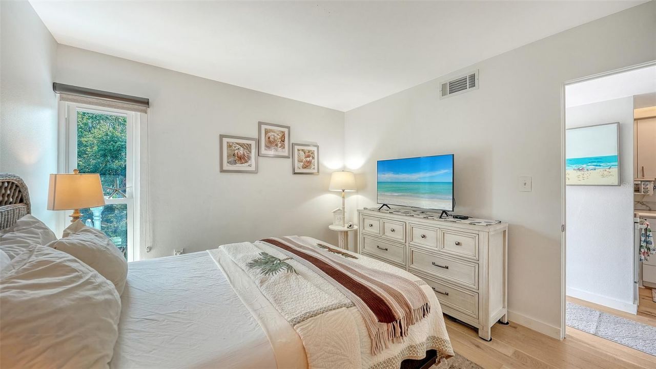 2850 Gulf Of Mexico Drive , Unit 4, Longboat Key, FL 34228 Photo
