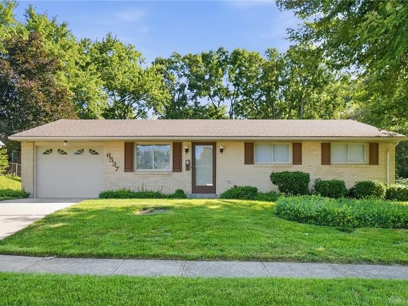 6537 Highbury Road, Huber Heights, OH 45424 Photo 1