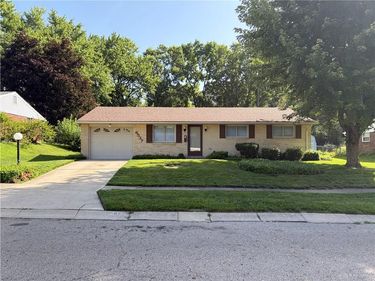 6537 Highbury Road, Huber Heights, OH 45424