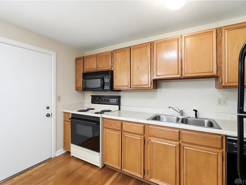 6537 Highbury Road, Huber Heights, OH 45424 Photo 8