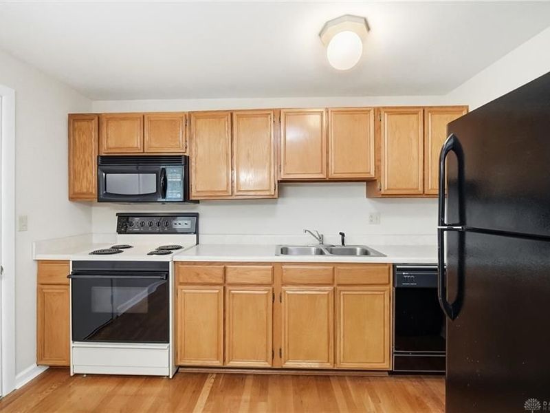 6537 Highbury Road, Huber Heights, OH 45424 Photo 9