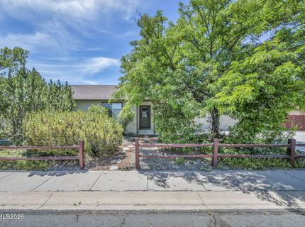 692 Lassen Way, Gardnerville, NV 89460 Photo
