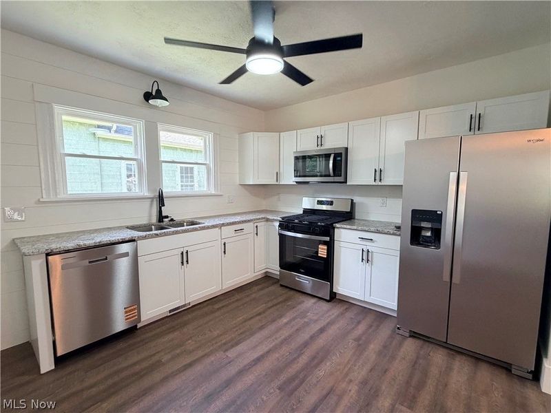 930 Exchange Street, Vermilion, OH 44089 Photo 10