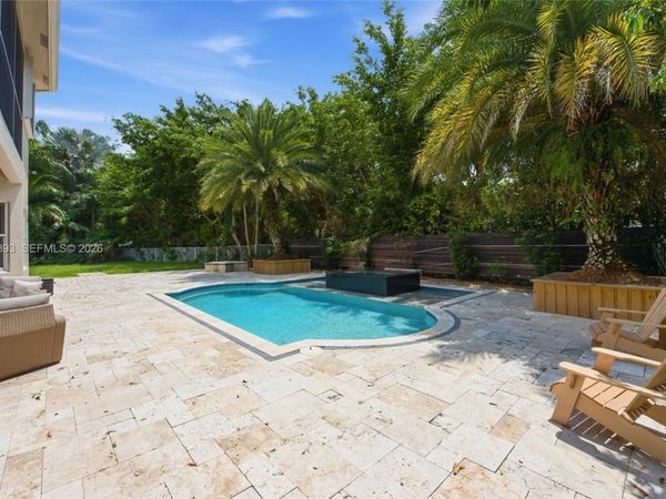 1585 Victoria Isle Way, Weston, FL 33327
